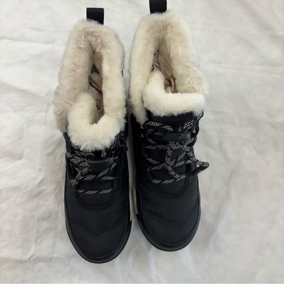 Sorel Other - Sorel Black‎ and White Faux Fur-Lined Waterproof Boots Size 3 Youth
